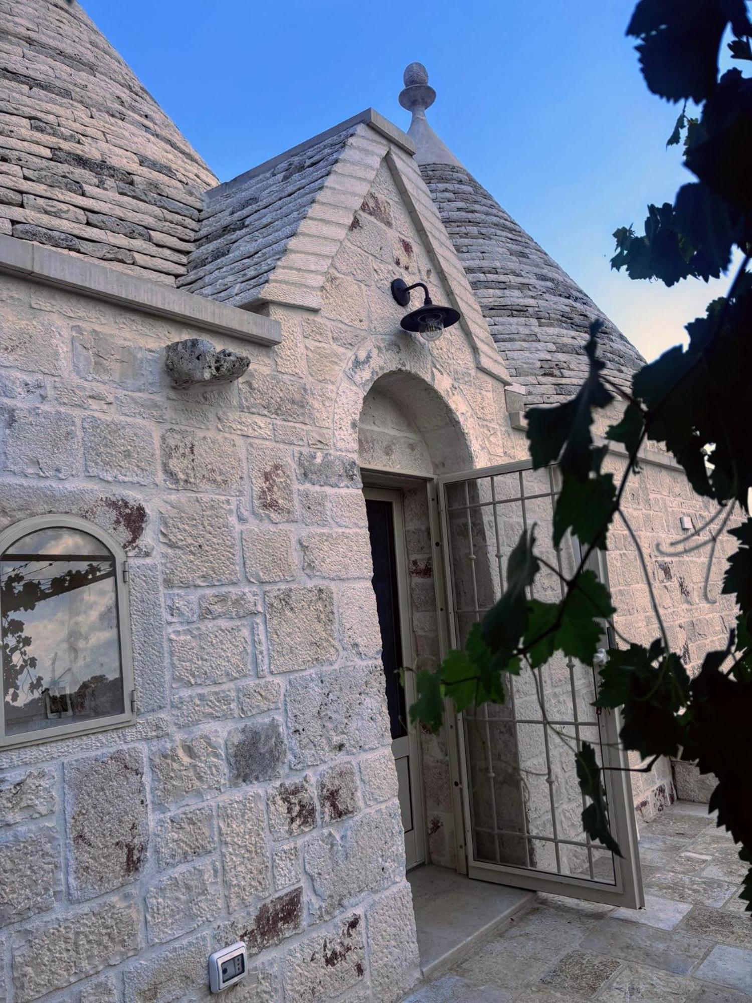 Trulli La Quercia Del Nonno Villa Locorotondo Exterior photo