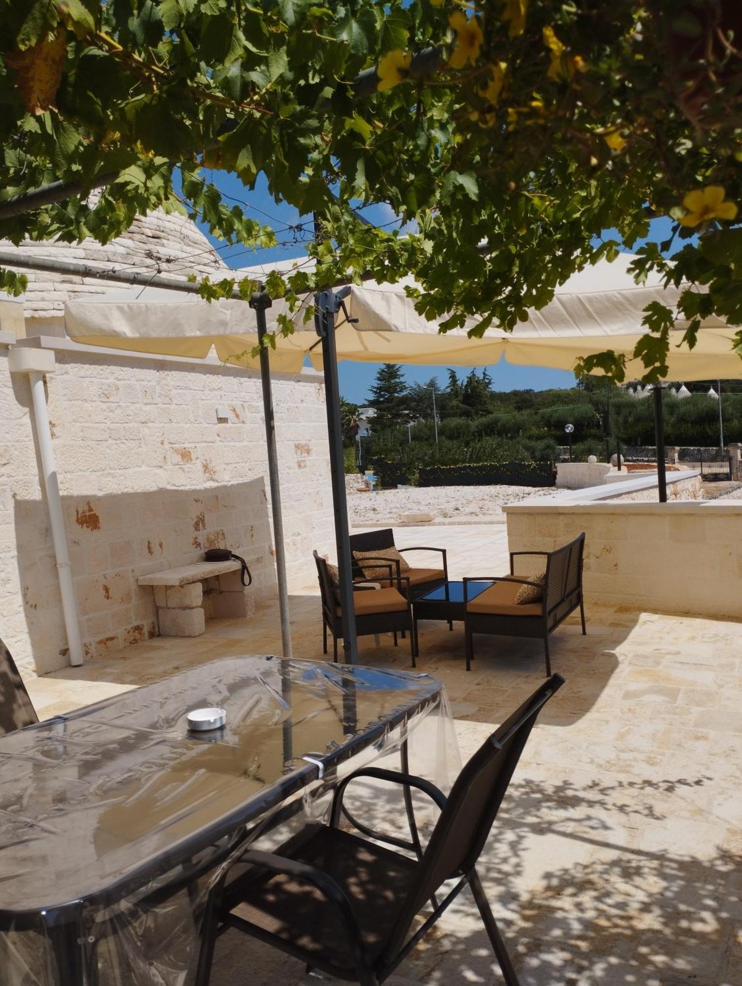 Trulli La Quercia Del Nonno Villa Locorotondo Exterior photo